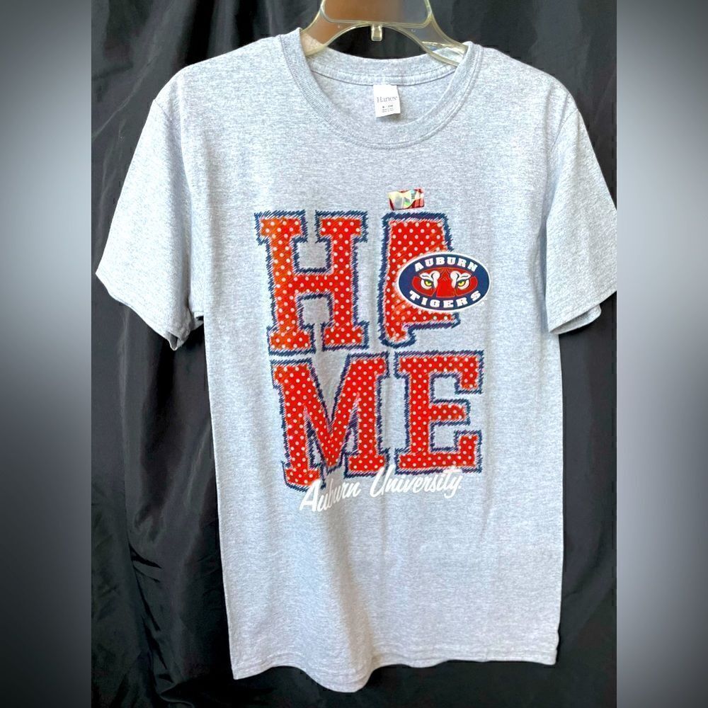 NEW HOME Auburn University Graphic T-shirt Women’s Size Small Hanes NWT